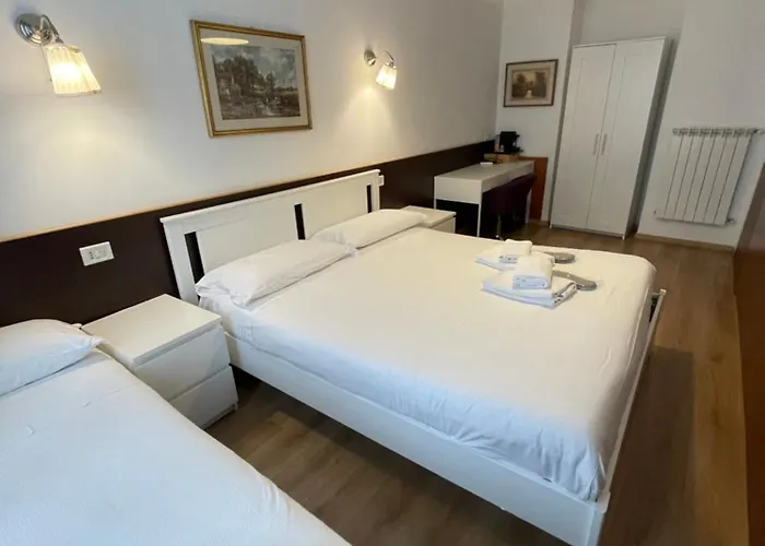Konukevi Gold House Roma