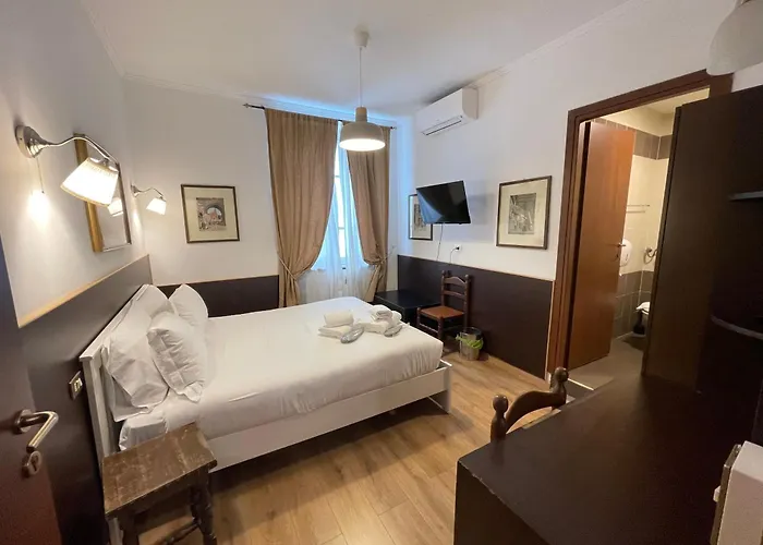 Gold House 4*